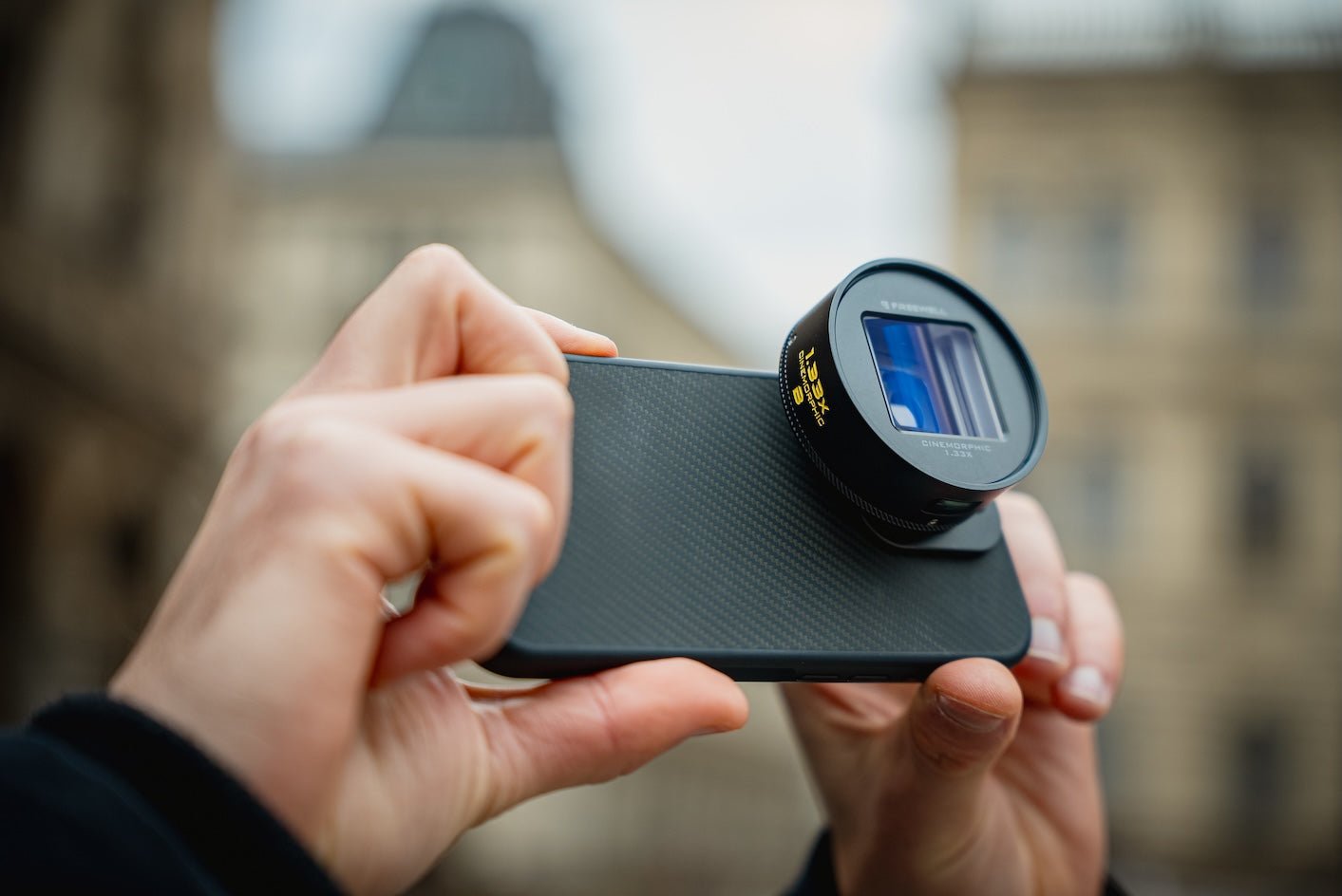 Anamorphic Lens has been mounted on iPhone Case