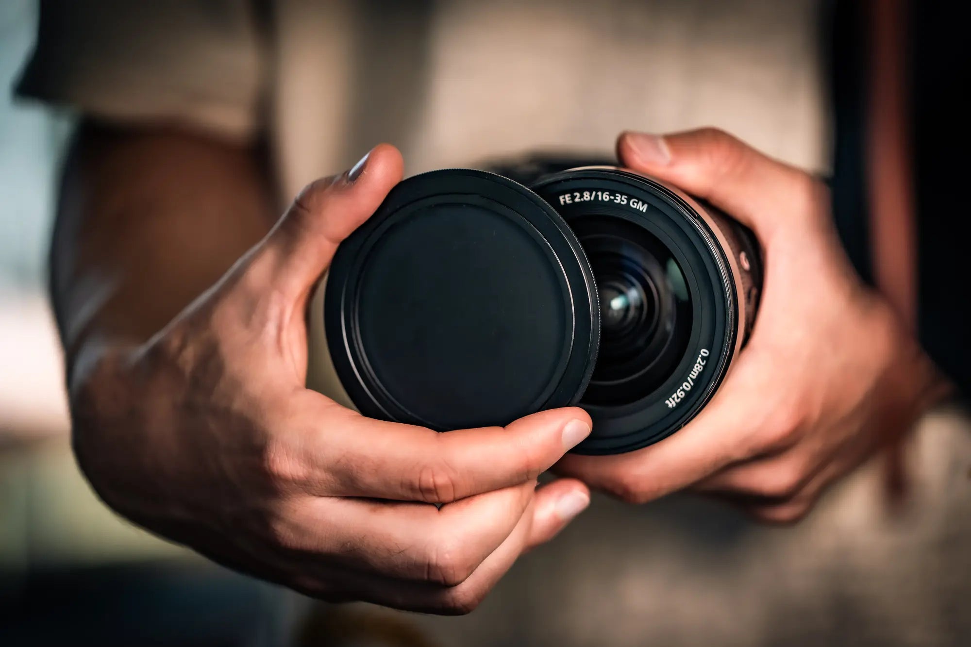 Freewell V2 magnetic cap attached to a camera lens