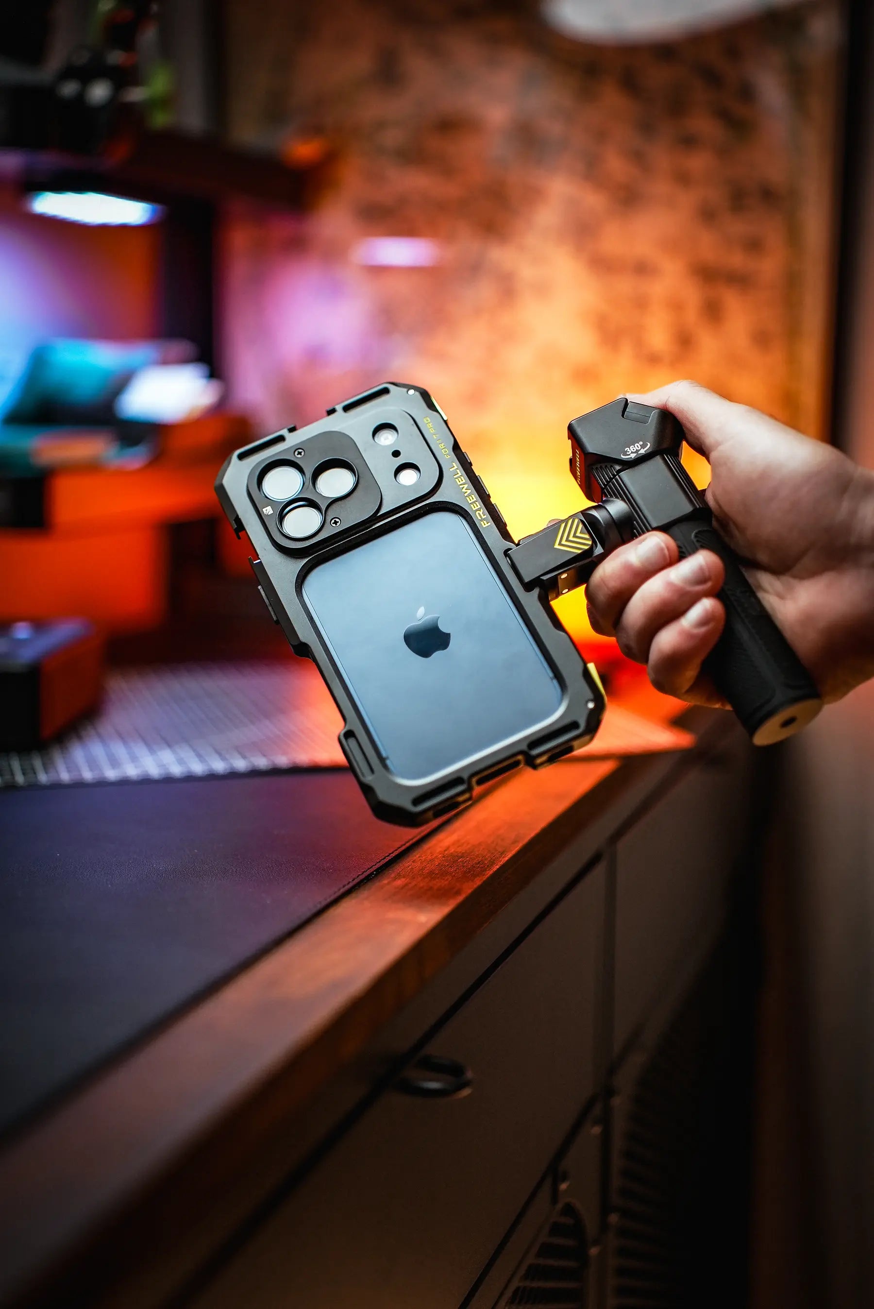 Freewell Genius Rig held by its modular side handle