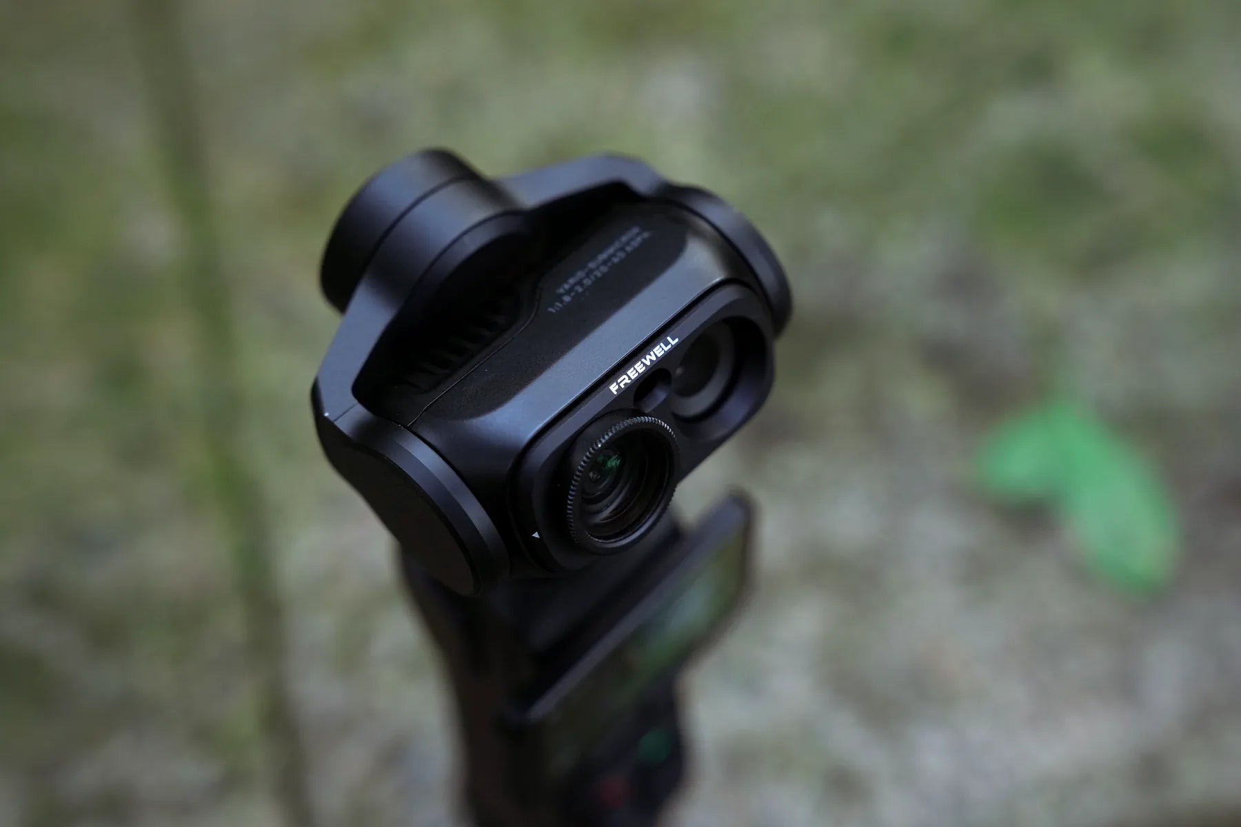 Close view of the Freewell 0.75x wide-angle lens on Insta360 Luna Ultra