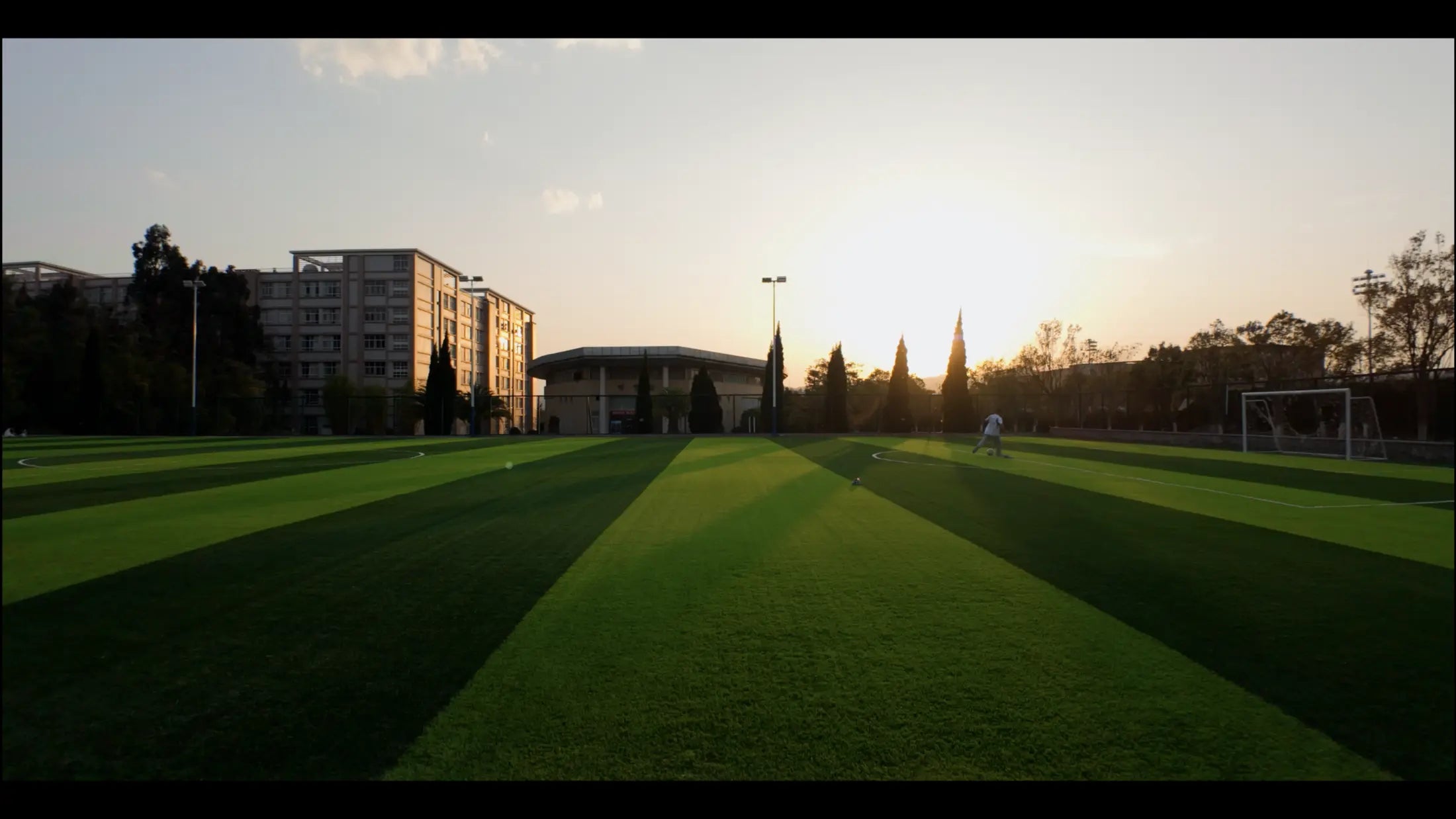 The same view captured with the Freewell 1.1x Anamorphic lens