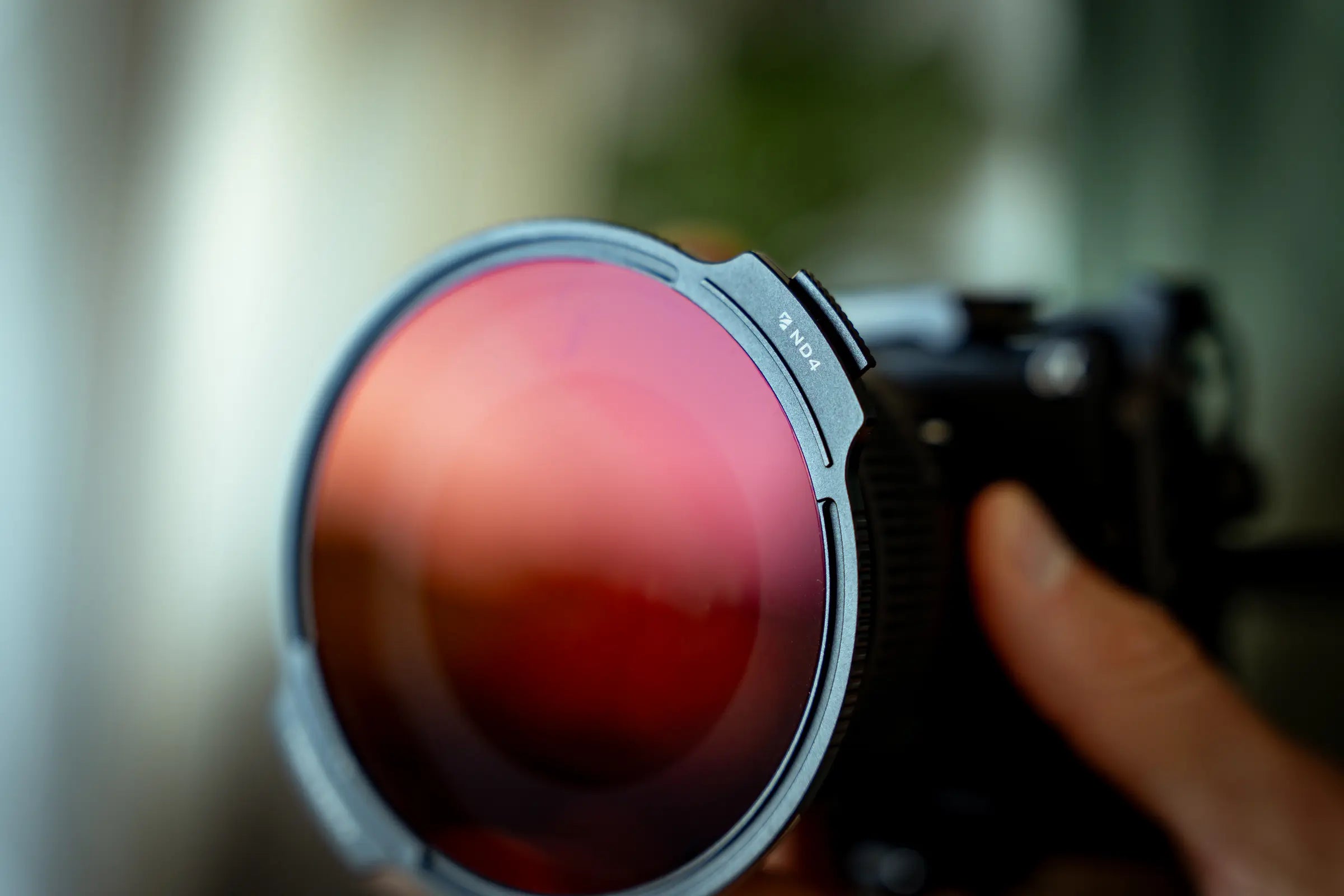 Real Locking VND/CPL filter reflecting warm light