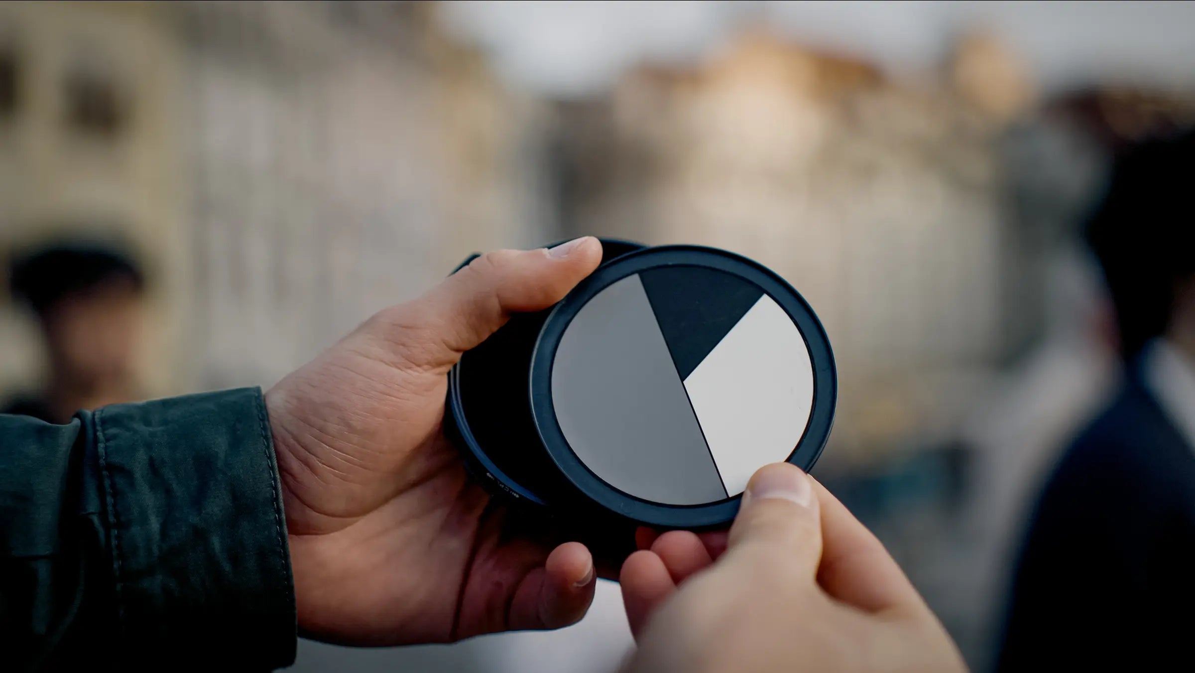 Front NFC lens cap and rear gray card cap for the Freewell Real Locking system